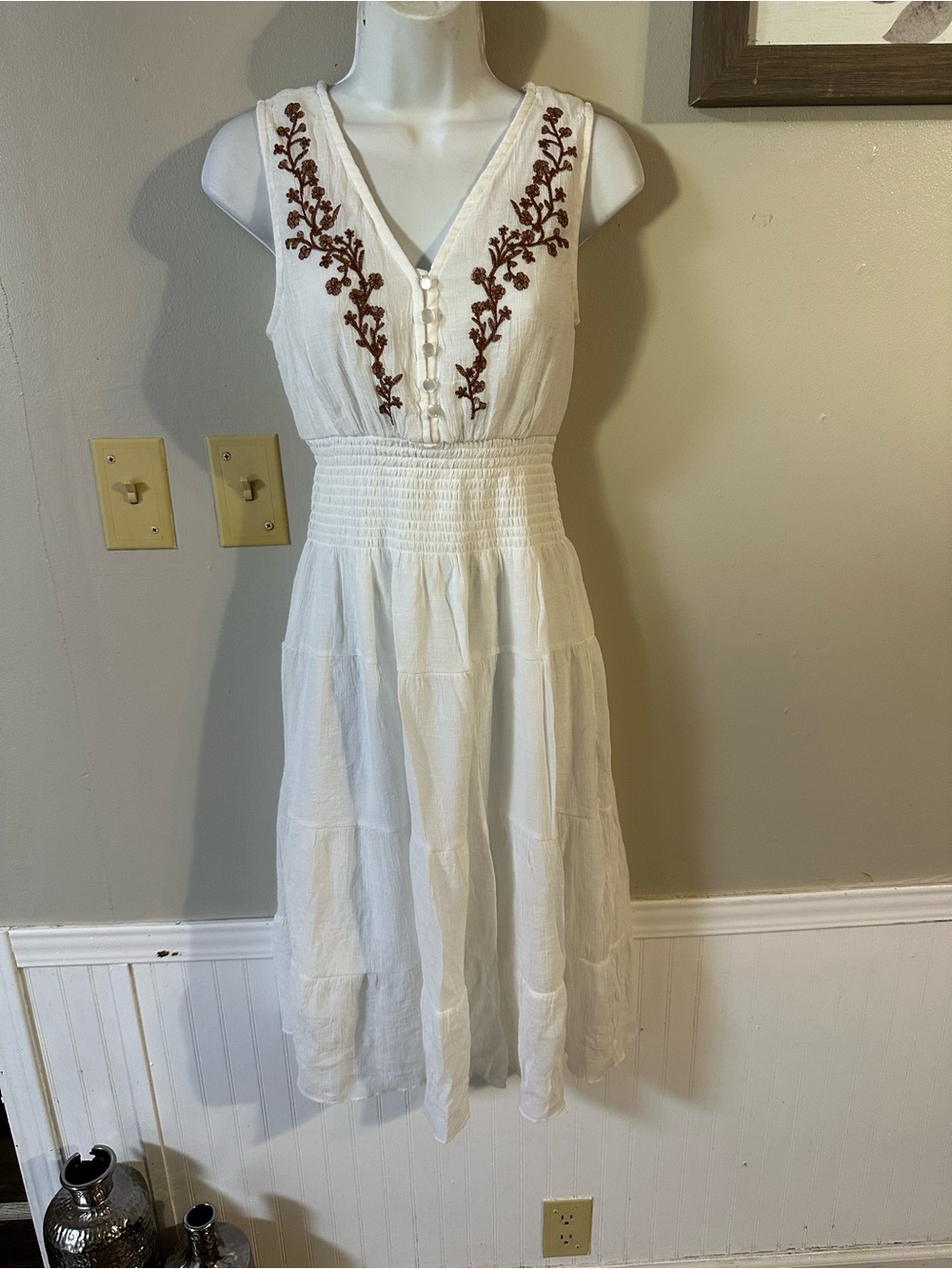 Sleeveless White Midi Dress with Brown Floral Embroidery